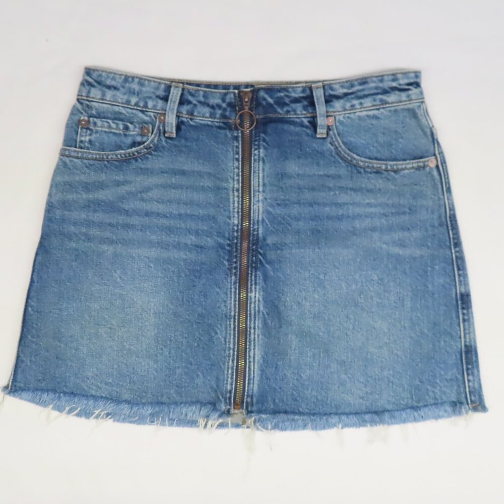 We the Free Zip it Up Denim Mini Skirt Distressed Frayed Raw Hem Blue Size 28